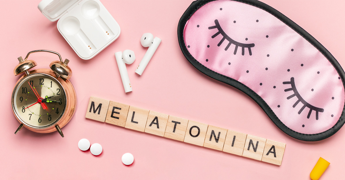 Melatonina: w czym jest i jak działa na sen?