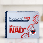 Opakowanie suplementu diety Nuvitone PRO zawiera NR jako prekursor NAD+, wspierający procesy odmładzające organizmu.